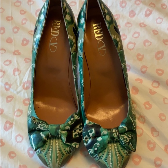 RED Valentino Green patterned heels. NWOT - Picture 1 of 11